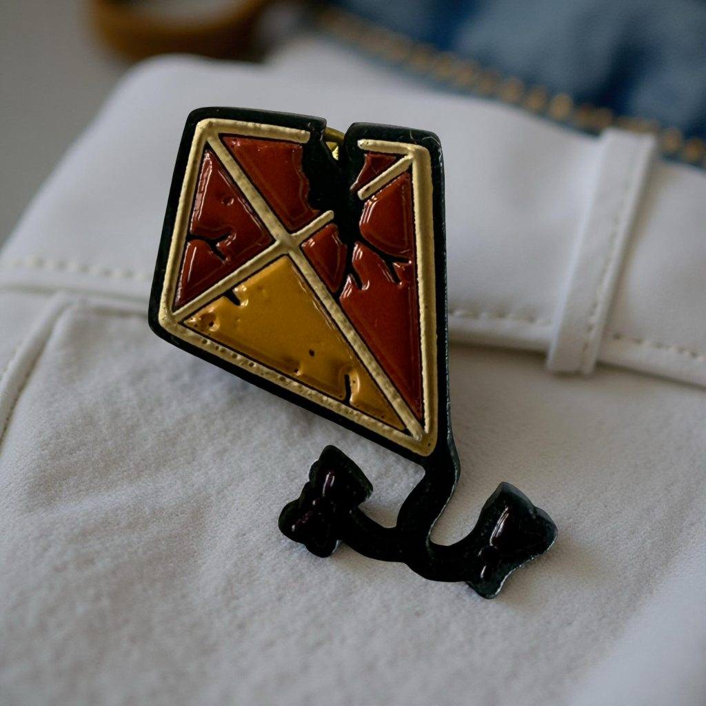 “Broken” Kite Pin
